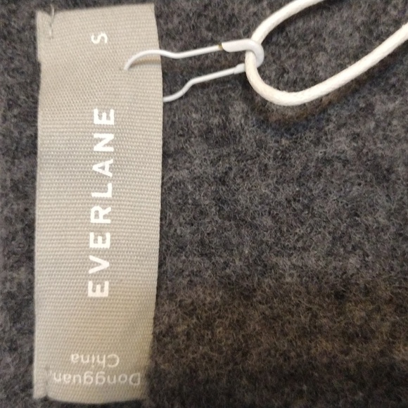 Everlane The Cozy-Stretch Tank Top made with Yak Hair - Picture 6 of 7